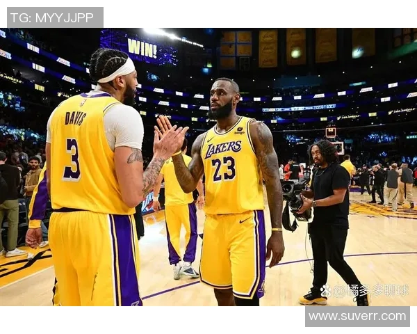 湖人队与费城76人06年经典对决回顾：传奇时刻与球星风采的交融